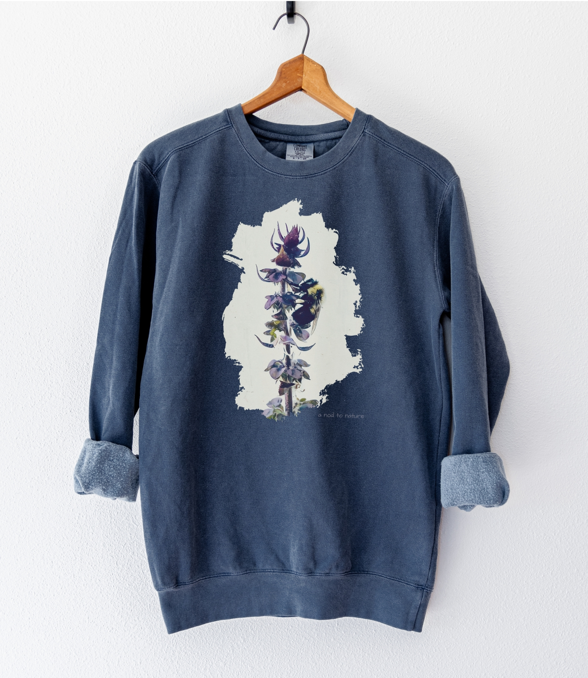 Bee & Basil – Unisex Sweatshirt Bee & Basil – Unisex Sweatshirt vintage style sweatshirts – Blue Jean (front view)