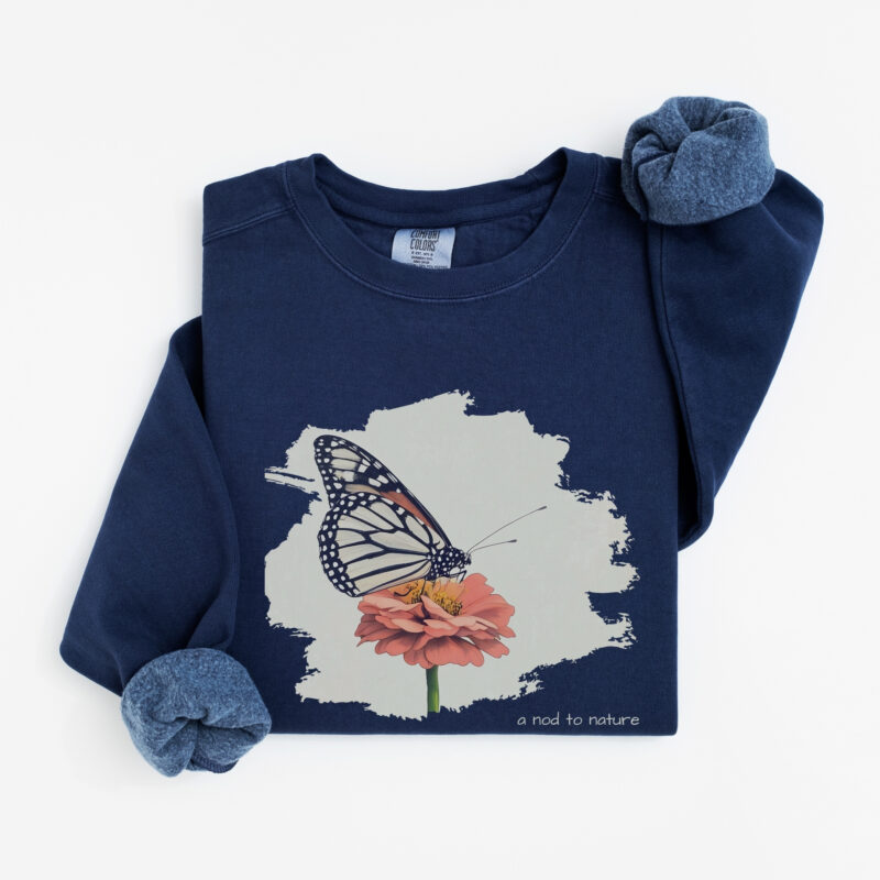 Monarch & Bloom – Unisex Sweatshirt vintage style sweatshirts – Blue Jean