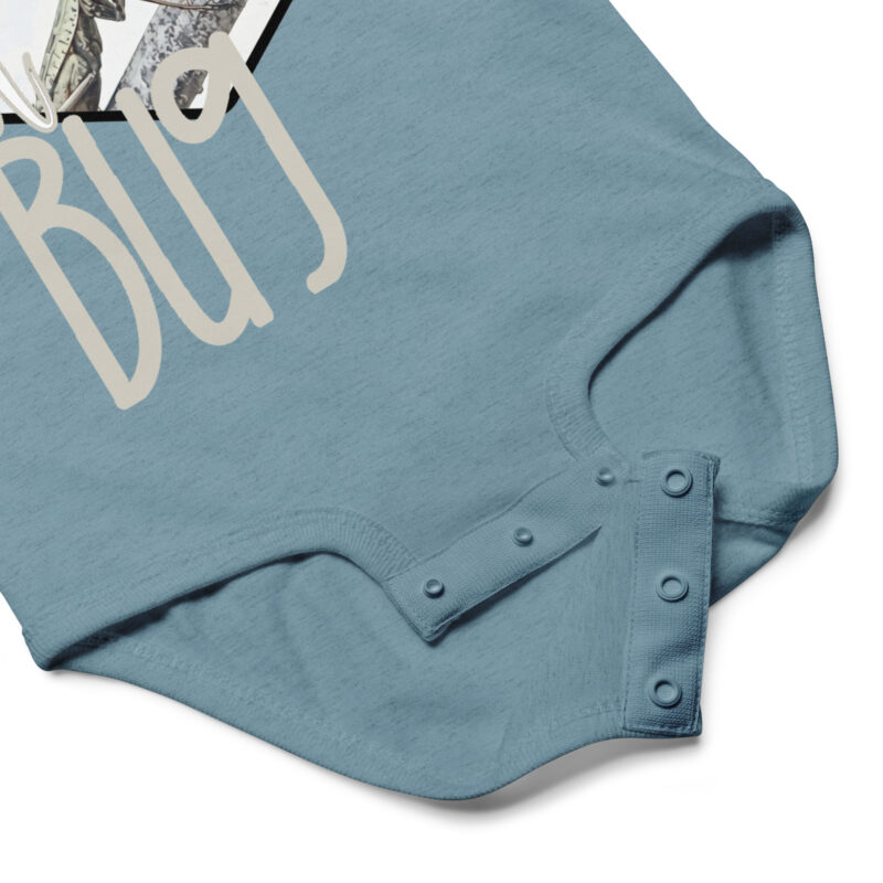 Praying Mantis – Lil Bug baby bodysuit – Ash (detail)