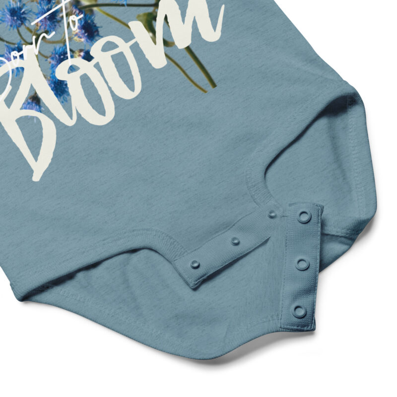 Blue Mistflower – Born to Bloom baby bodysuit – Ash (detail)