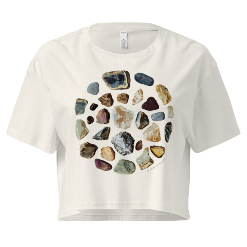 Gathered Ground Gathered Ground crop tee – Black (front view)